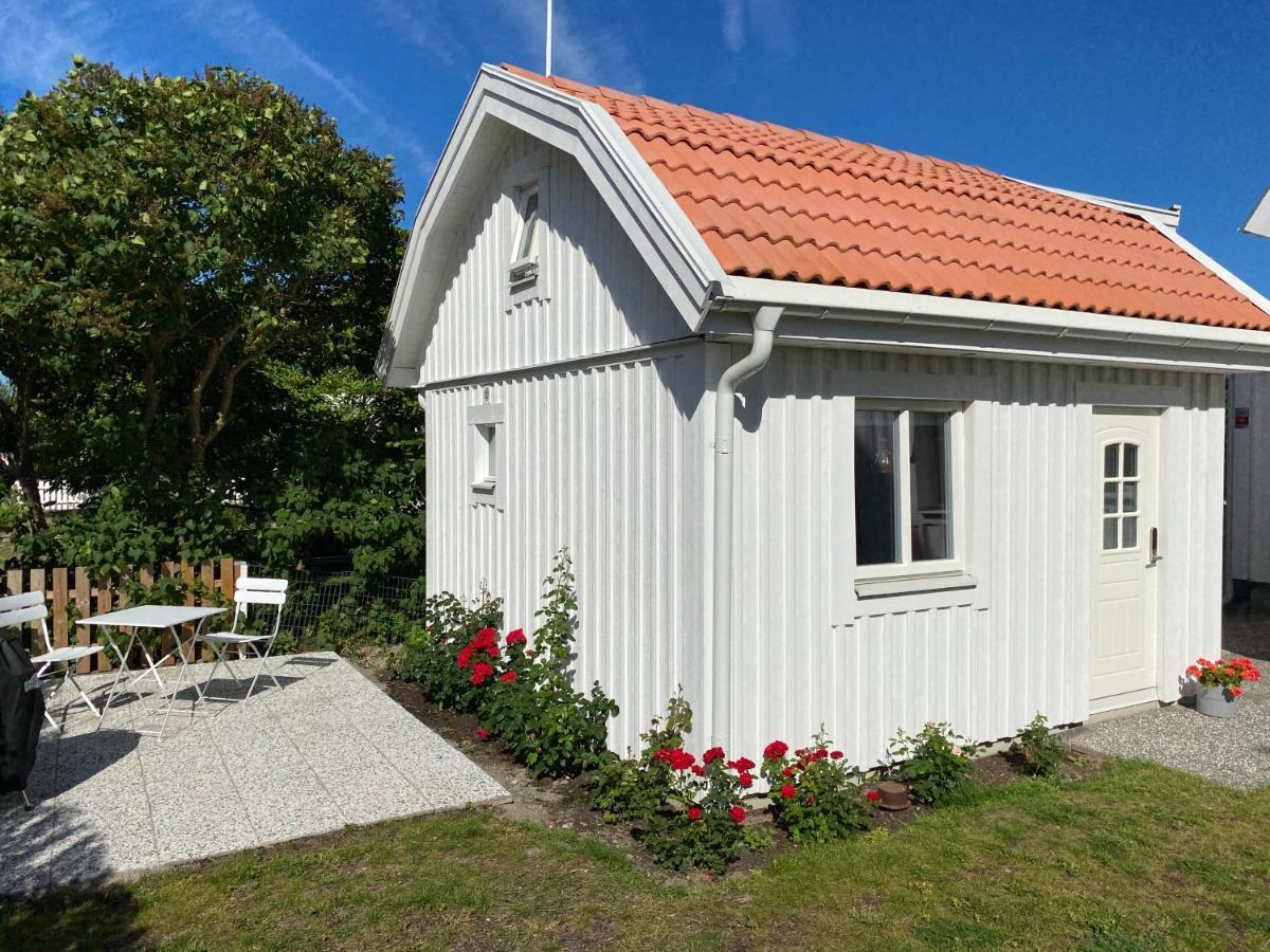 Attefallshus Pa Aengoe I Kalmar Exterior photo